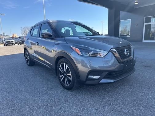 2020 Nissan Kicks SR