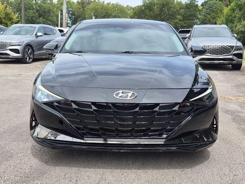 Phantom Black 2022 Hyundai ELANTRA SEL