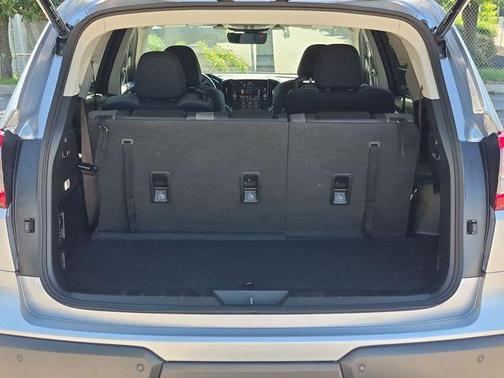 Ice Silver Metallic 2025 Subaru Ascent Onyx Edition