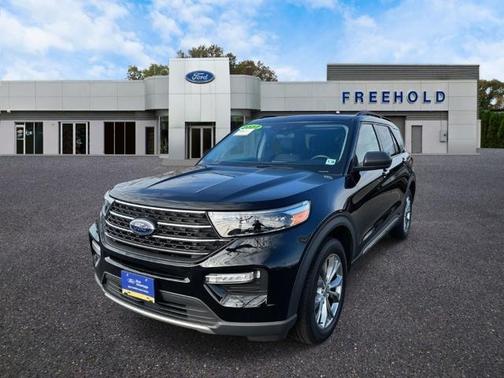 AGATE BLACK METALLIC 2022 Ford Explorer XLT