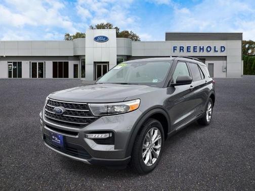 CARBONIZED GRAY METALLIC 2022 Ford Explorer XLT