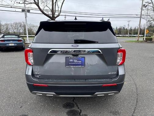 CARBONIZED GRAY METALLIC 2022 Ford Explorer XLT