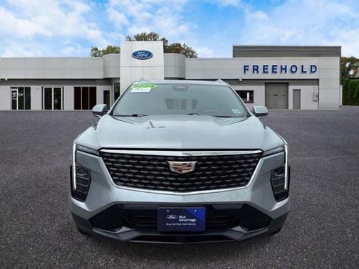 Silver Metallic 2024 Cadillac XT4 PREMIUM LUXURY