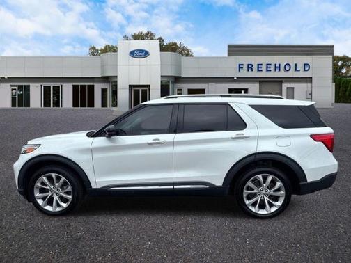 STAR WHITE MET TRI-COAT 2022 Ford Explorer PLATINUM