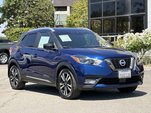 Deep Blue Pearl Metallic 2020 Nissan Kicks SR