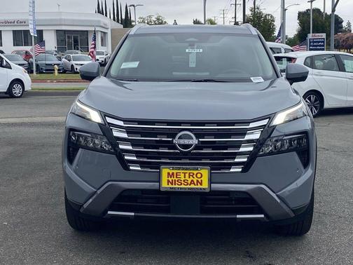 2025 Nissan Rogue SL