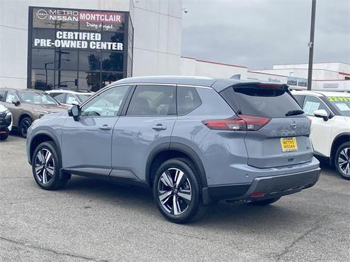 2025 Nissan Rogue SL