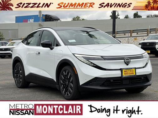White Pearl 2026 Nissan Leaf PLATINUM+