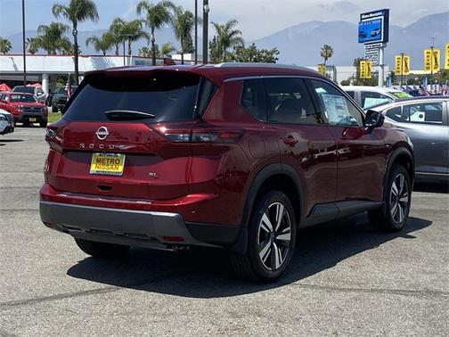 2025 Nissan Rogue SL
