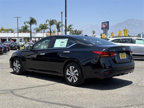 2025 Nissan Altima S FWD