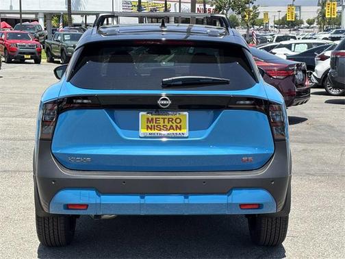 2025 Nissan Kicks SR