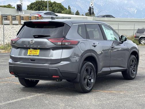 Gun Met 2026 Nissan Rogue SV
