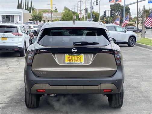 2025 Nissan Kicks SV