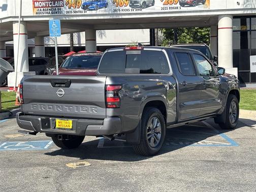 2026 Nissan Frontier SV
