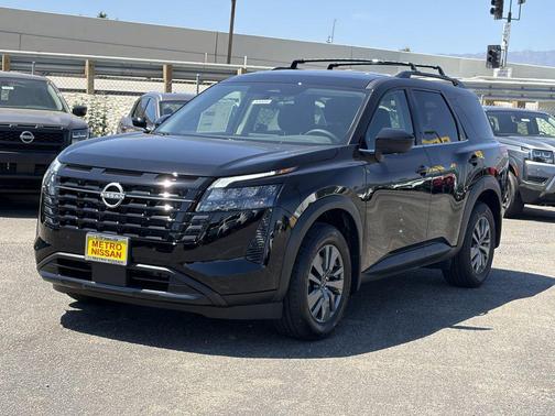 Super Black 2026 Nissan Pathfinder SV