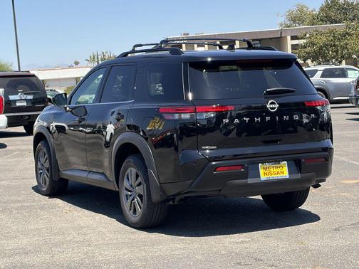 Super Black 2026 Nissan Pathfinder SV