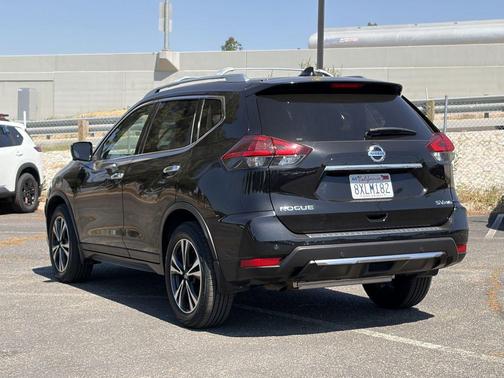 Magnetic Black Pearl 2019 Nissan Rogue SV
