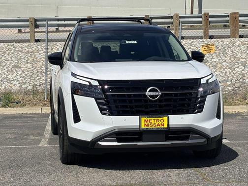 White Pearl 2026 Nissan Pathfinder Platinum