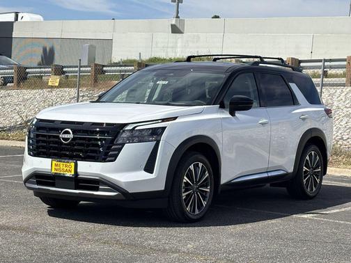 White Pearl 2026 Nissan Pathfinder Platinum