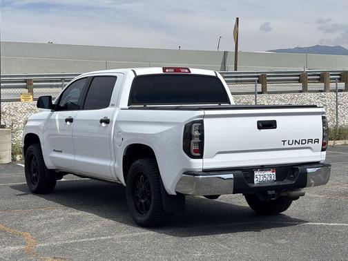 Super White 2015 Toyota Tundra SR5