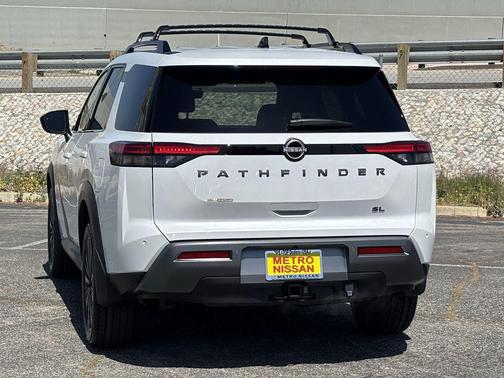 White Pearl 2026 Nissan Pathfinder SL