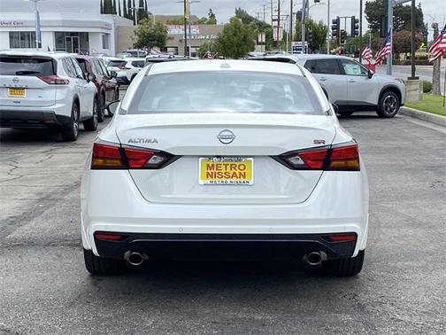 2025 Nissan Altima SR FWD