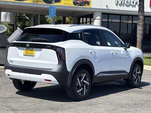 2026 Nissan Kicks SV