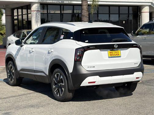Fresh Powder 2027 Nissan Kicks SV