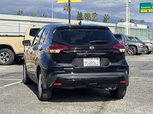 2023 Nissan Kicks S