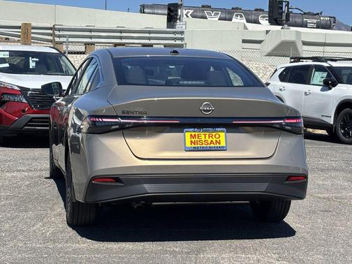 Bronze 2026 Nissan Sentra SV