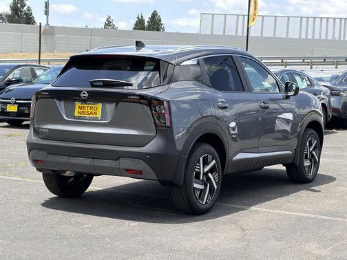 Gun Metallic 2026 Nissan Kicks SV
