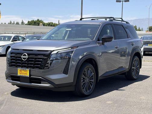 Gun Met 2026 Nissan Pathfinder SL
