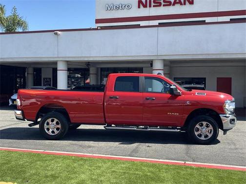 2024 RAM 3500 Big Horn Crew Cab 4x4 8' Box