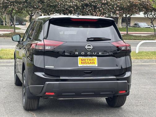 Super Black 2026 Nissan Rogue SV