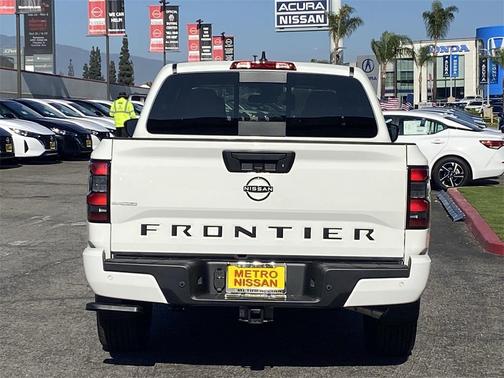 2026 Nissan Frontier SV