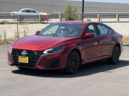 Scarlet 2026 Nissan Altima 2.5 SV
