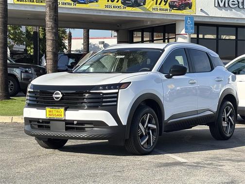 2026 Nissan Kicks SV