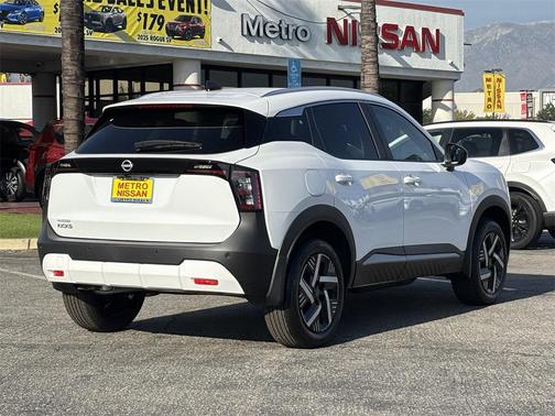 2026 Nissan Kicks SV