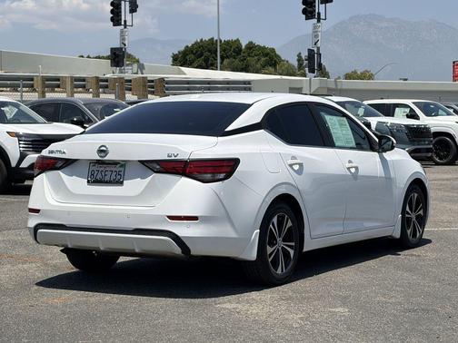 Aspen White TriCoat Pearl 2022 Nissan Sentra SV