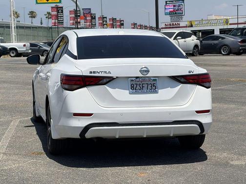 Aspen White TriCoat Pearl 2022 Nissan Sentra SV