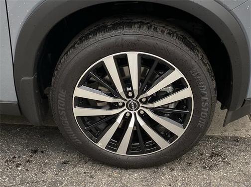 2025 Nissan Pathfinder Platinum FWD