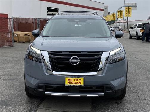 2025 Nissan Pathfinder Platinum FWD