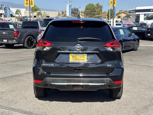 2018 Nissan Rogue SV