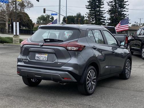 2024 Nissan Kicks SV