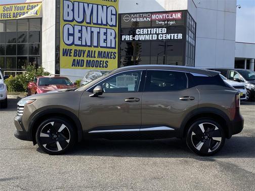 2025 Nissan Kicks SR