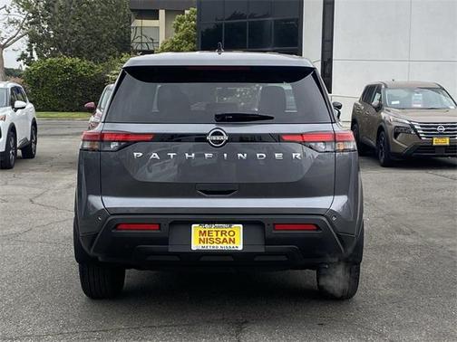 2025 Nissan Pathfinder S FWD