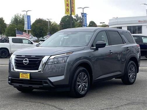 2025 Nissan Pathfinder S FWD
