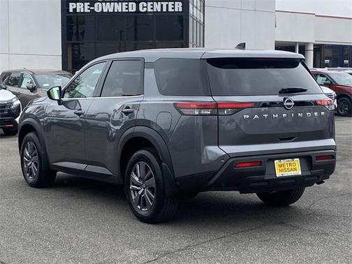 2025 Nissan Pathfinder S FWD