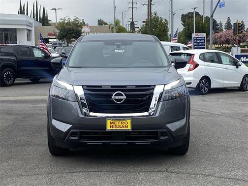 2025 Nissan Pathfinder S FWD