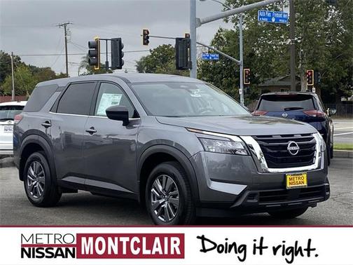 2025 Nissan Pathfinder S FWD
